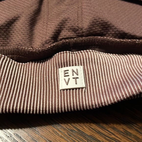 Enavant ENVT Brown Sports Bra Size S - NWOT - Picture 3 of 7